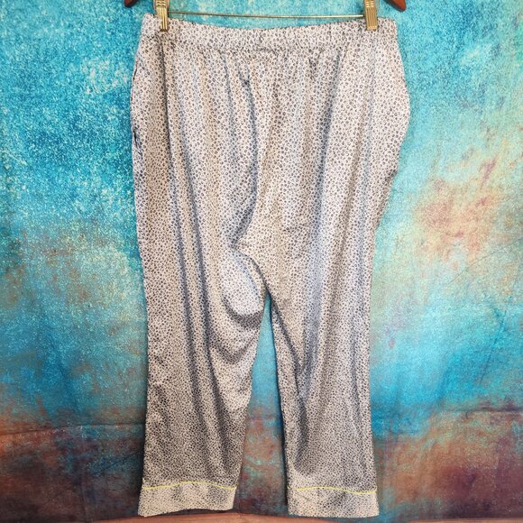 Victoria Secert Silk PJ Set - Picture 5 of 5